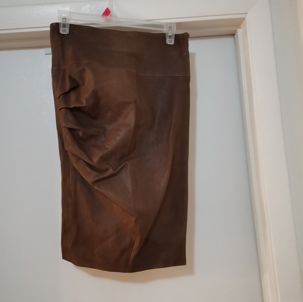 BRUNELLO CUCINELLI BROWN LEATHER SKIRT.